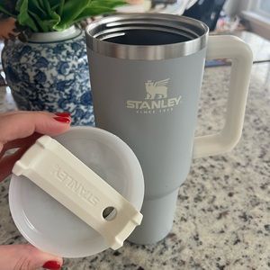 Stanley 40oz Quencher
